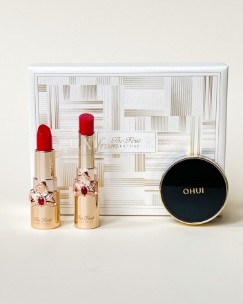 The First Geniture Lip Make-Up O HUI - набор для макияжа